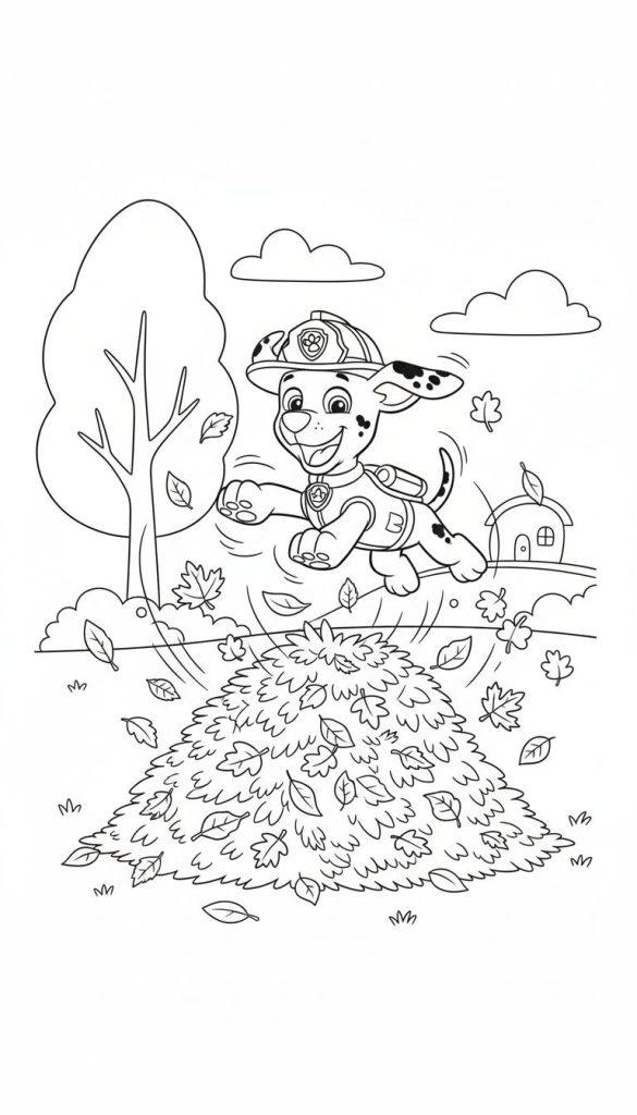 Marshall von Paw Patrol springt mit einem breiten Lächeln freudig in einen großen Haufen Herbstblätter, umgeben von fliegenden Blättern. Im Hintergrund sind ein kahler Baum und ein kleines Haus auf einem Hügel zu sehen, unter zwei Wolken.